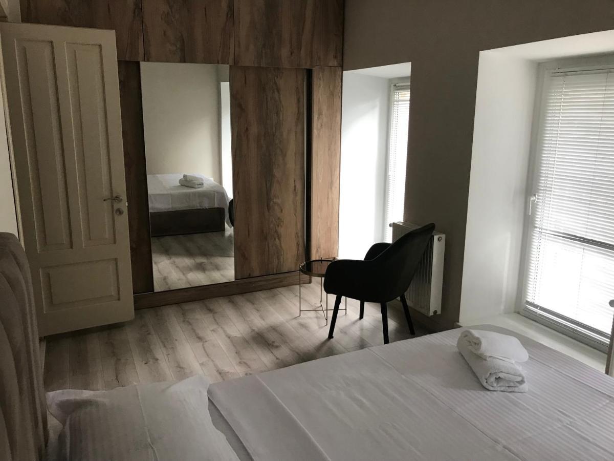 D And D Hotel Tbilisi Bagian luar foto