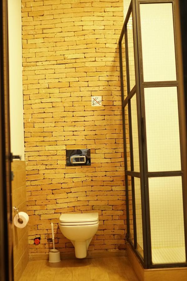 D And D Hotel Tbilisi Bagian luar foto